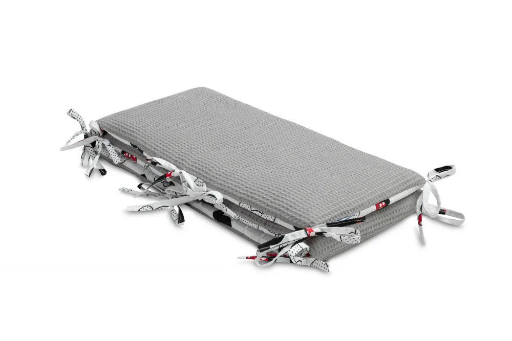 Aparatoare pentru patut Sensillo Waffle Mice Grey 180x30cm cu doua fete din bumbac