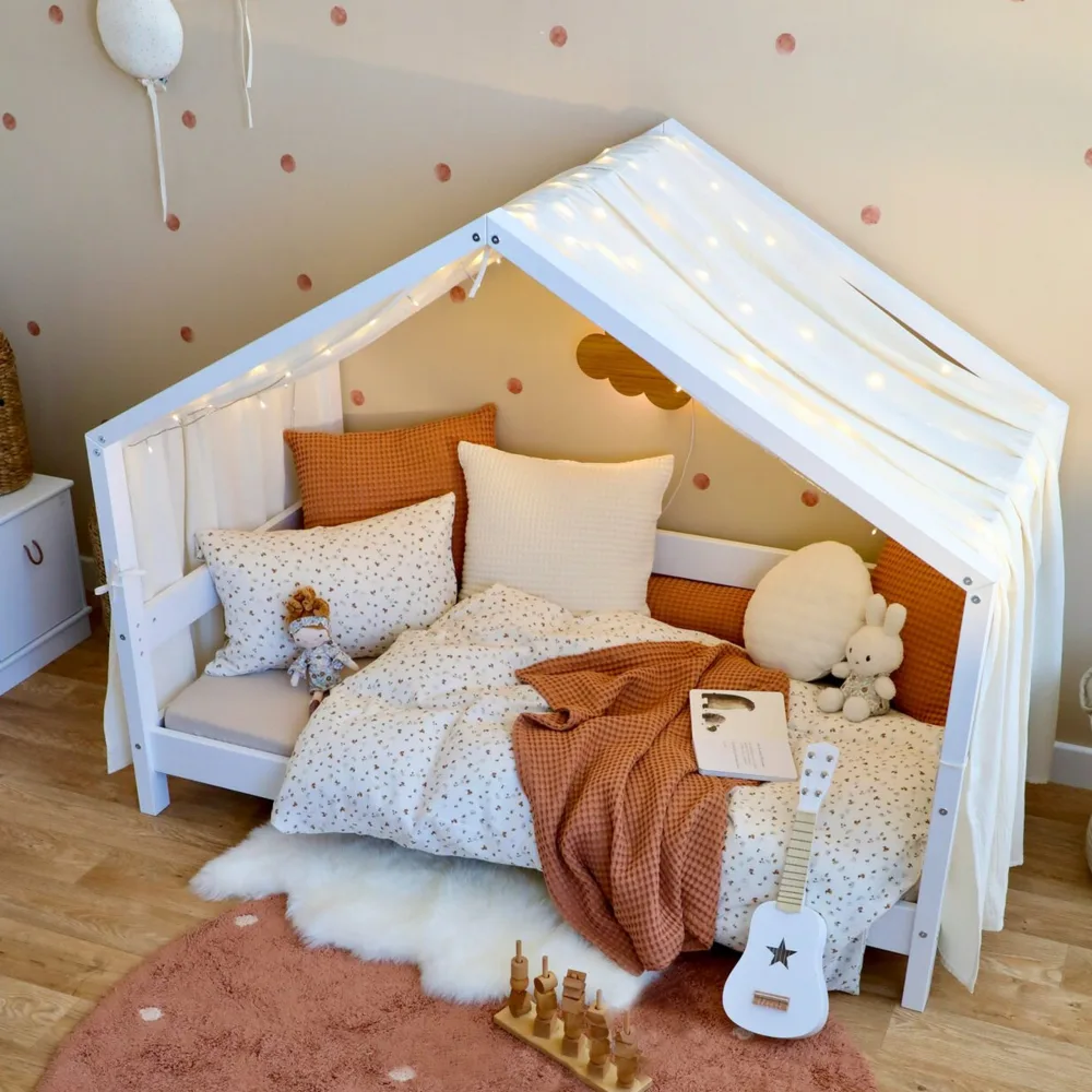 Baldachin muselina pentru pat tip casuta