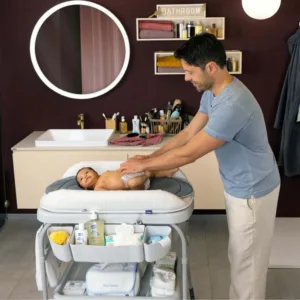 Cadita cu masa de infasat Chicco Graphite melange 0 luni+