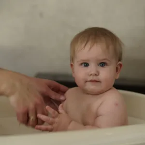 Cadita pliabila cu dop de scurgere si termometru Tega Baby Natural Linen