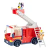 Camion de pompieri cu 2 figurine Bluey