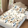 Cearceaf de pat cu elastic Somnart din finet cu imprimeu pene colorate