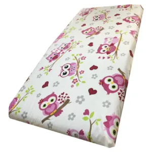 Cearsaf cu elastic pe colt 120x60 cm Bufnite indragostite cu roz