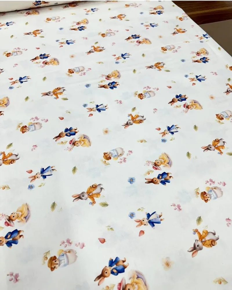 Cearsaf pentru pat copii Nichiduta Peter Rabbit 120x60 cm din bumbac cu banda elastica roata