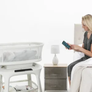 Cos de dormit cu leganare MamaRoo