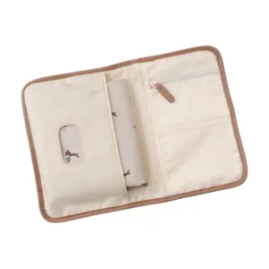 Geanta-plic pentru schimbat scutece cu salteluta model Rabbit Sandshell