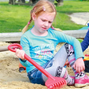 Grebla rosie pentru nisip 46 cm