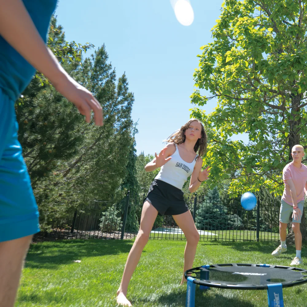 Joc de exterior Bash-Net cu trambulina si minge