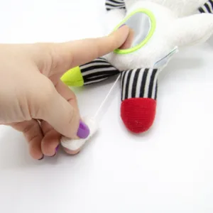 Jucarie cu vibratii BabyJem Elefantel din plus rosuverde 6 luni+