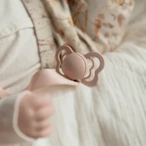 Lantisor clip Bibs Ribbon pentru suzeta Blush