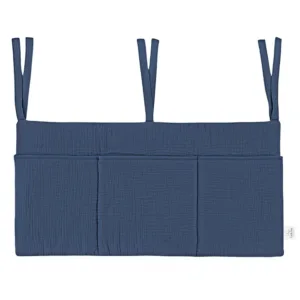 Organizator suspendat din muselina pentru pat