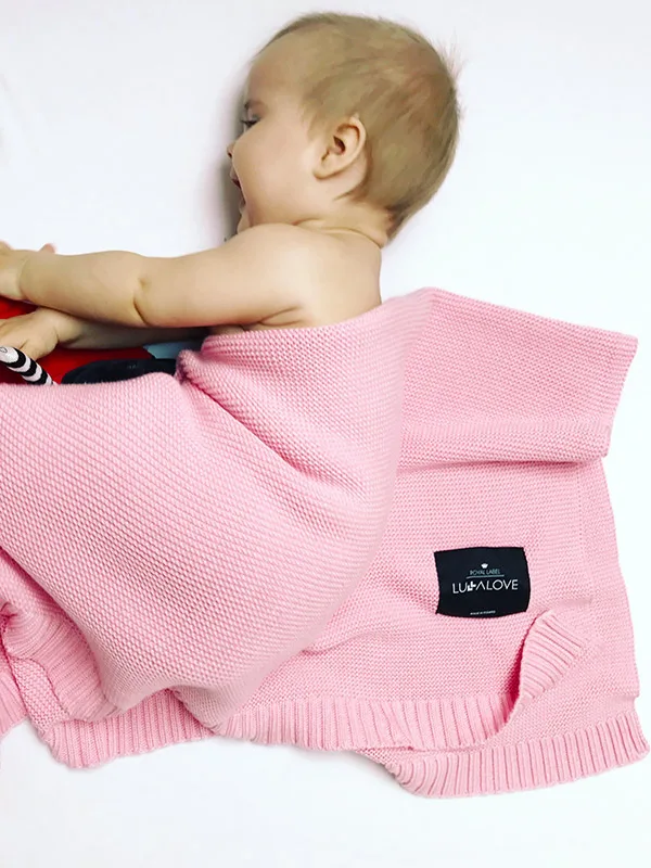 Paturica crosetata din bambus si bumbac Candy Pink 80x100 cm