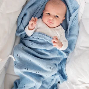 Paturica crosetata din bambus si bumbac model Daisy 80x100 cm