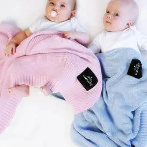 Paturica crosetata din bambus si bumbac model Powder Rose 80x100 cm