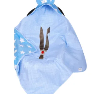 Paturica de infasat cu urechiuse pentru scaun auto 80x80 cm Blue Stars
