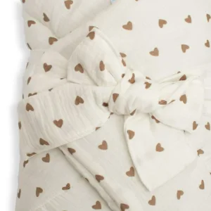 Paturica de infasat din muselina New Baby Little Heart 75x75 cm inchidere cu panglica