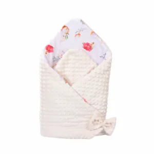 Paturica de infasat model flori de bumbac si plus minky crem 80x80 cm