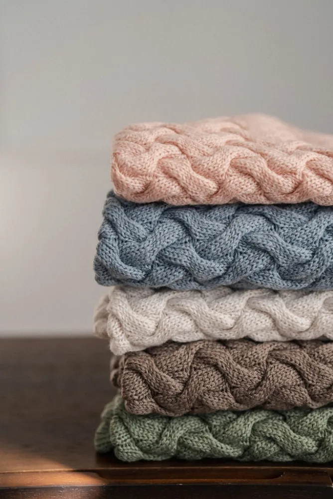 Paturica din lana merino pentru copii 85x85 cm La Millou Stoned Blue