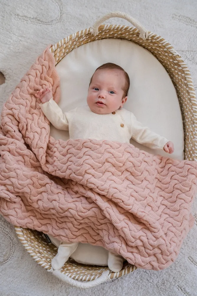 Paturica din lana merino pentru copii 85x85 cm La Millou Stoned Pink