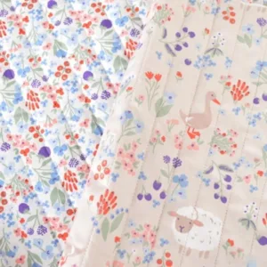 Paturica pentru bebelusi Premium matlasata din bumbac Cute Farm cu fata dubla 75x100 cm