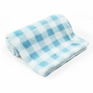 Paturica pufoasa pentru bebelusi 76 x 102 cm model carouri bleu