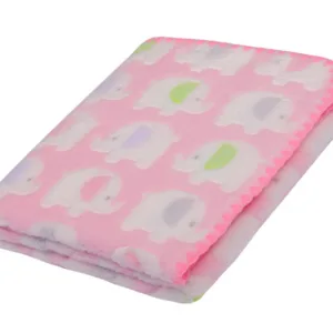 Paturica pufoasa pentru bebelusi 90x80 cm Pink Elefant