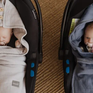 Paturica universala pentru scoica auto bumbacmuselina Gri light Sleepee 1.5 Tog