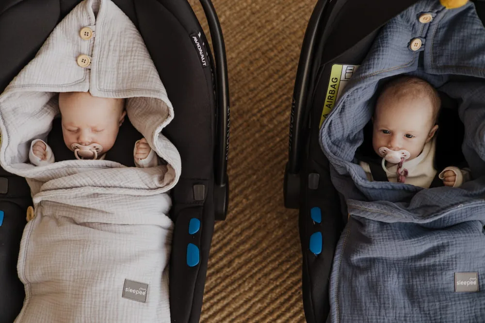 Paturica universala pentru scoica auto bumbacmuselina Gri light Sleepee 1.5 Tog