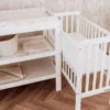 Patut bebe din lemn masiv cu inaltime reglabila bedside alb 90 x 40 cm