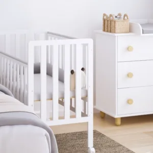 Patut din lemn Bambi alb cu laterala culisanta