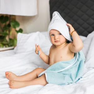Prosop de baie pentru bebelusi cu capison 76x76 cm Baby Ono Terry 09