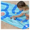 Prosop de plaja cu traseu auto Quut Toys 140 x 70 cm