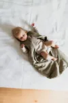 Sac de dormit 2 in 1 Swaddle Gri Sleepee 2