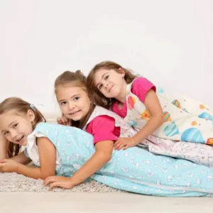 Sac de dormit copii 0.5 tog KidsDecor Ursi Polari din bumbac 140 cm