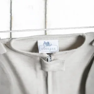 Saculet swaddle pentru infasat din bumbac + caciulita Second Step bej Sleepee