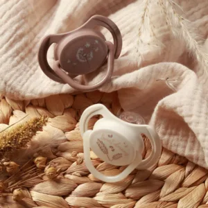 Set 2 suzete simetrice Babyono din silicon 18 luni+ cu maner fluorescent