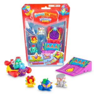 Set 4 figurine si accesorii