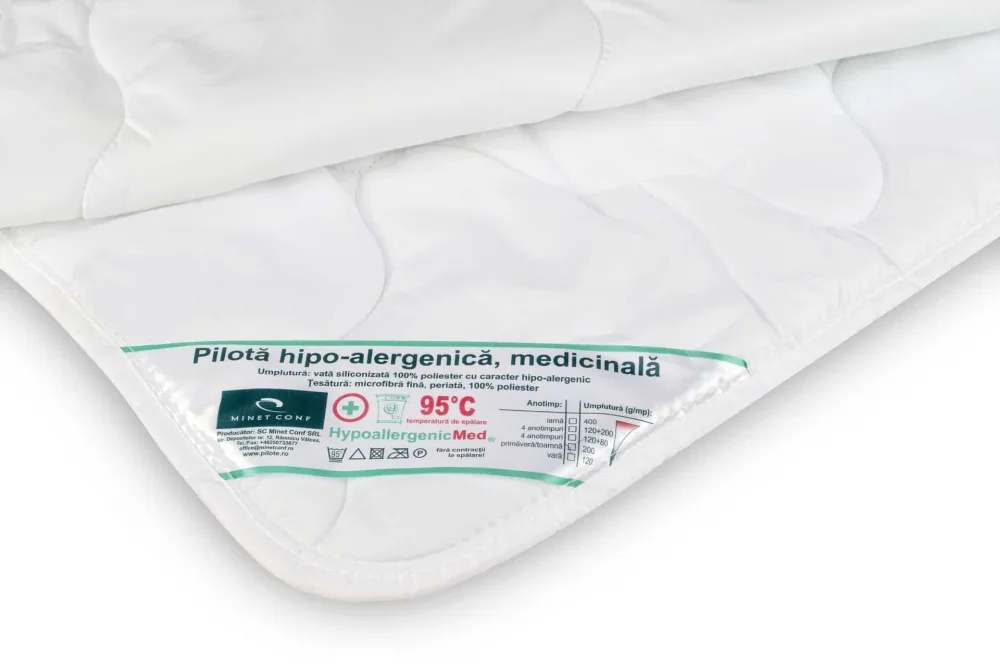 Set Baby HypoallergenicMed perna 40x60 cm si pilota 100x140 cm hipoalergenica pentru bebelusi