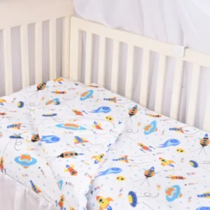 Set complet 7 piese lenjerie si aparatori patut 120x60 cm din bumbac model rachete si planete