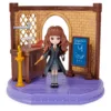Set de joaca Harry Potter Lectia de Farmece cu figurina Hermione