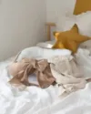 Suport de dormit babynest premium bumbac organic si catifea bej cu funda by BabyLy 80x50 cm