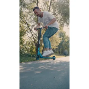 Trotineta Lionelo Whizz pentru acrobatii galbennegru