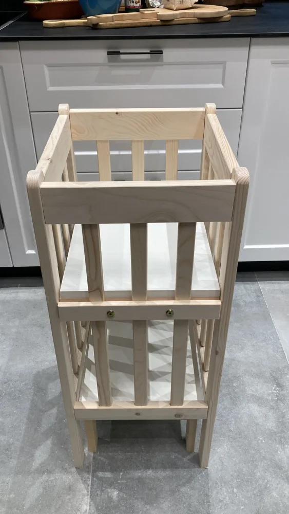 Turn de invatare si activitati Montessori realizat din brad slefuit