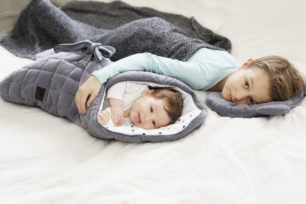 Wrap cu urechi Babyhorn pentru nou nascut Royal Baby Denim Sleepee